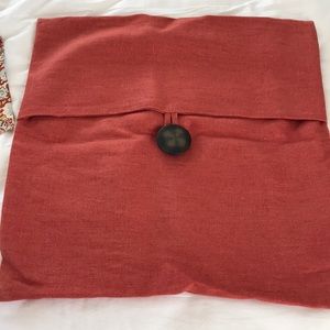 Pottery Barn linen button pillow cover. 18”x18”